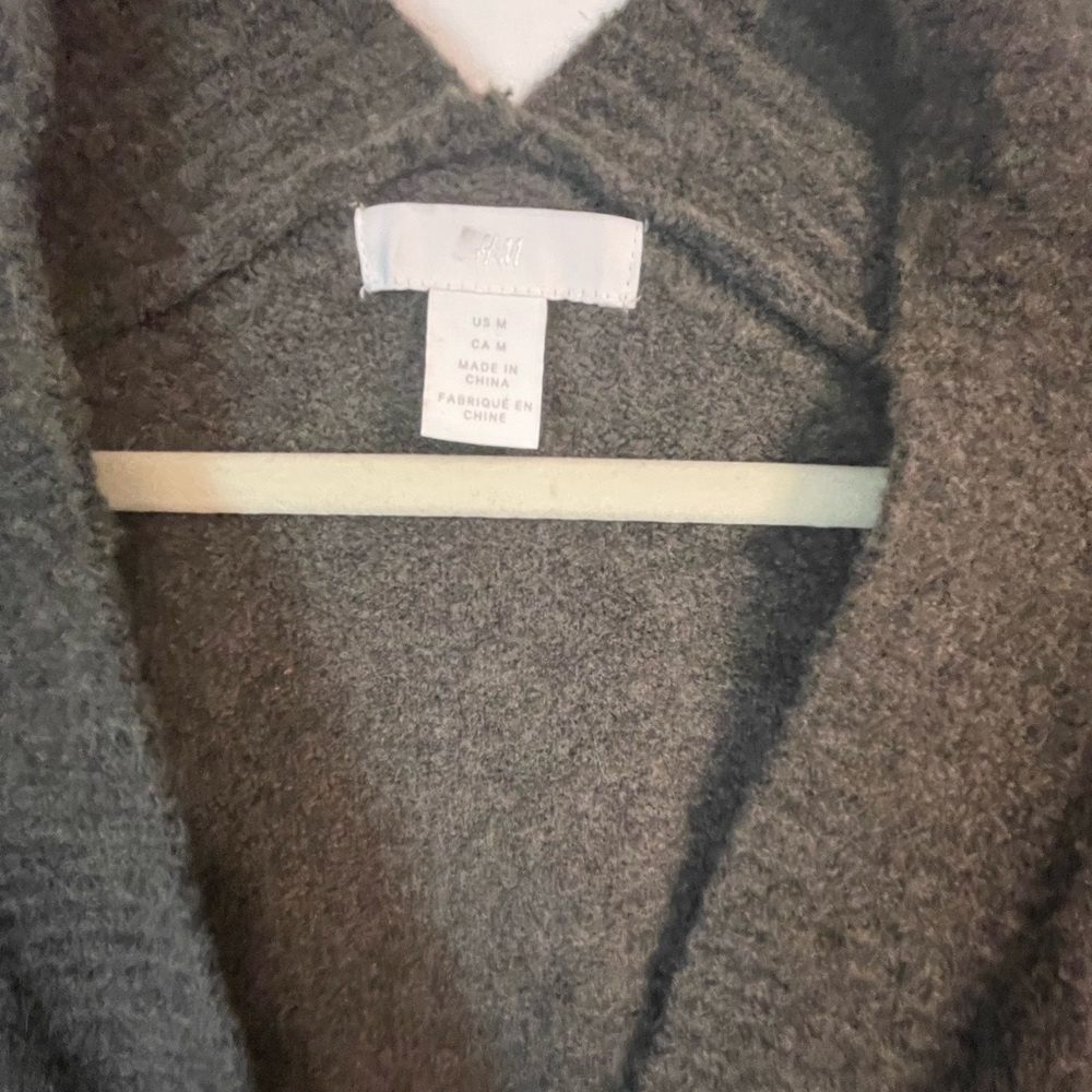H&M Heather Gray Button Front V-Neck Cardigan - Picture 3 of 4